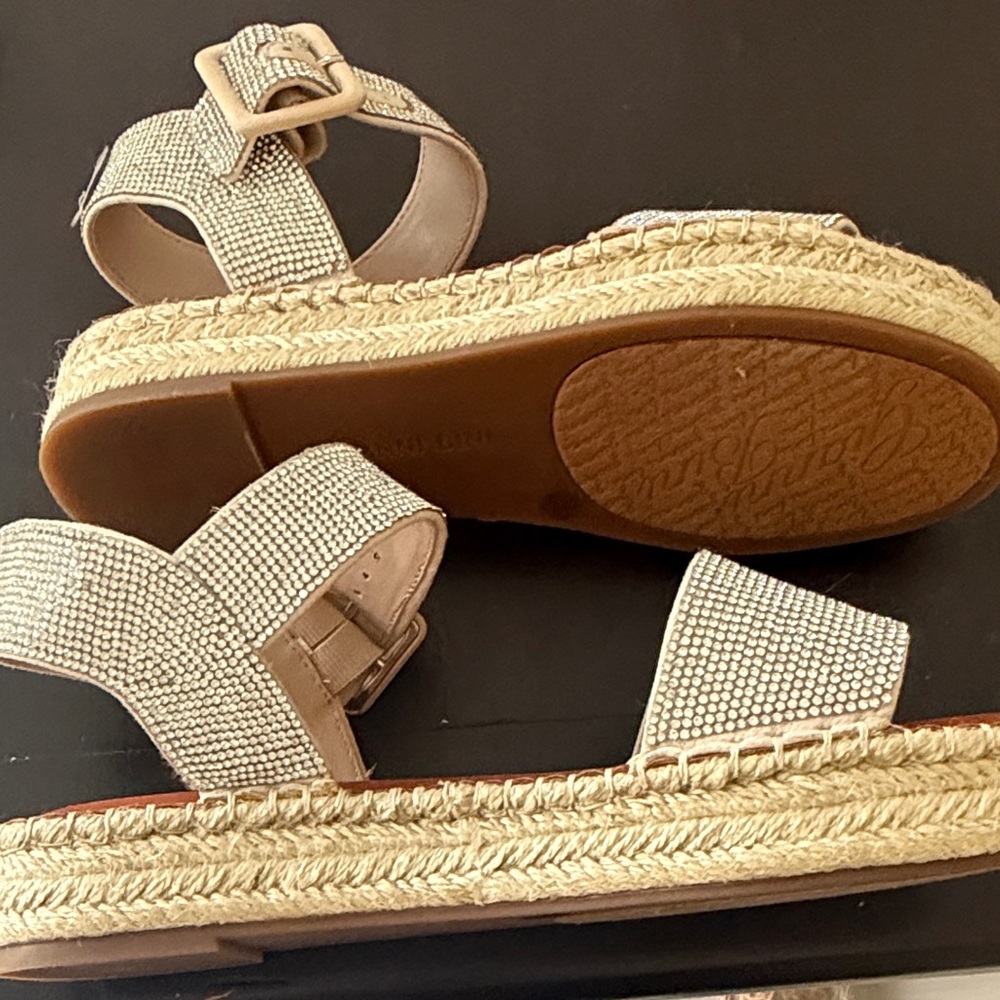 Gianni Bini Elegant Women's Sandals with Rhinestone Detailing - Picture 5 of 7